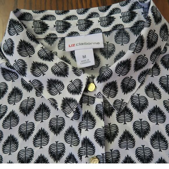 Liz Claiborne Womens Sleeveless Feather Print Blouse M White/Black NEW Button Up - Picture 3 of 8